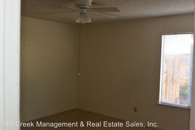 Building Photo - 2033-2037 S Tracy Ct