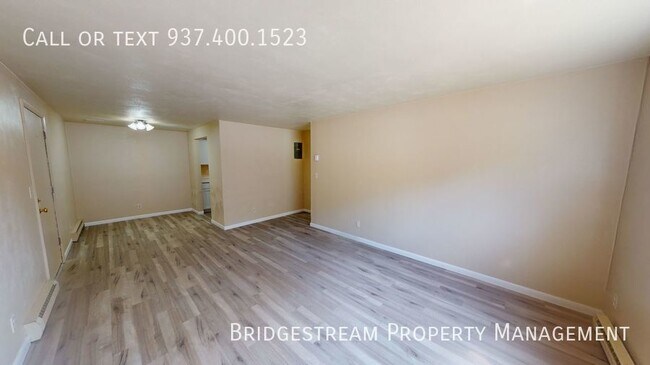 Building Photo - Updated lower level 1 bedroom, 1 bath unit...