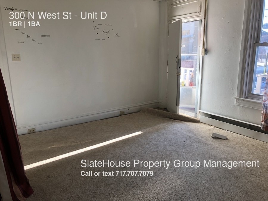 Building Photo - 300 N West St