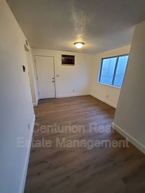 Foto del edificio - 477 NW Walnut Blvd