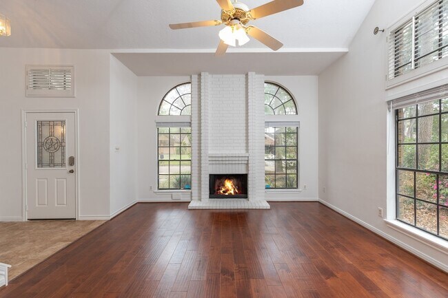 Foto del edificio - 3223 Golden Willow Dr