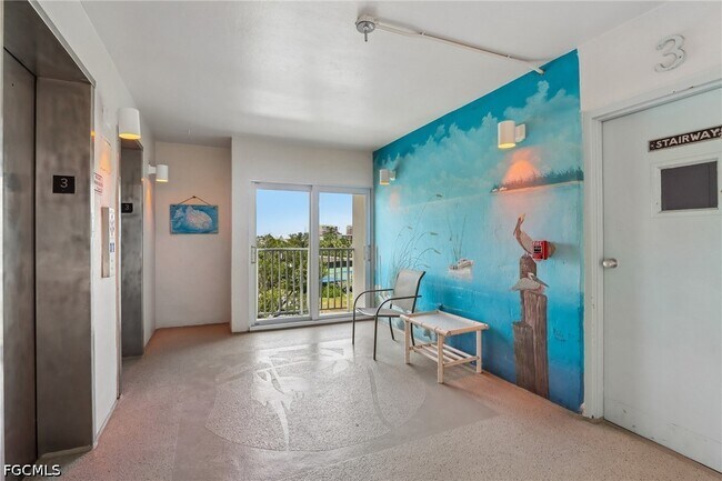 Foto del edificio - 7400 Estero Blvd