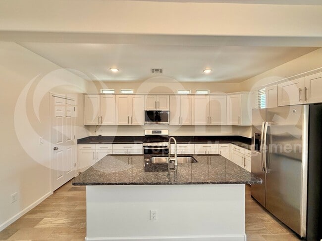 Building Photo - 3231 S Mingus Dr