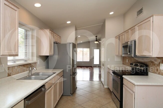 Building Photo - 2283 E Pinto Dr