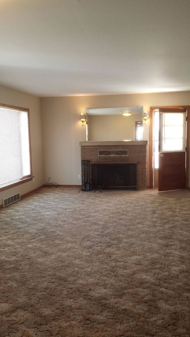 Foto del edificio - 3 Bedroom, 1.5 Bathroom House with Detached Double Garage