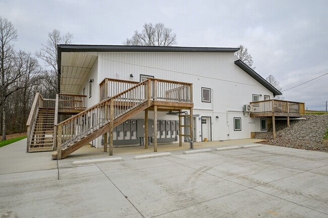 Foto del edificio - 42828 Gibson Rd