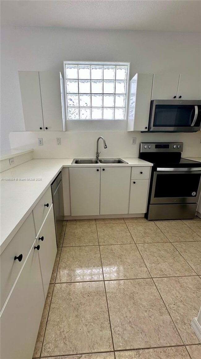 Foto del edificio - 4316 NW 113th Ct