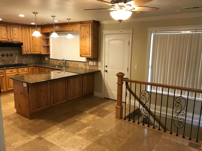 Building Photo - 3375 S Riviera Dr