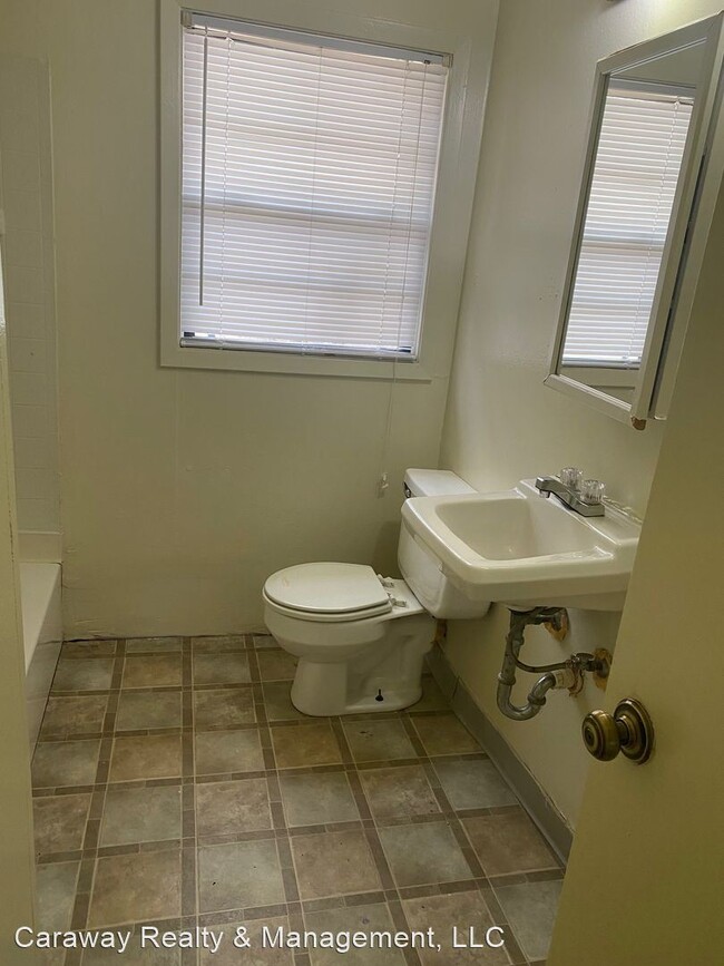 Building Photo - 3 br, 1 bath House - 1807 Leslie