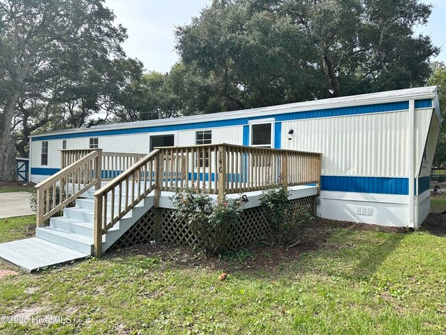 Building Photo - 146 Lennoxville Point Rd
