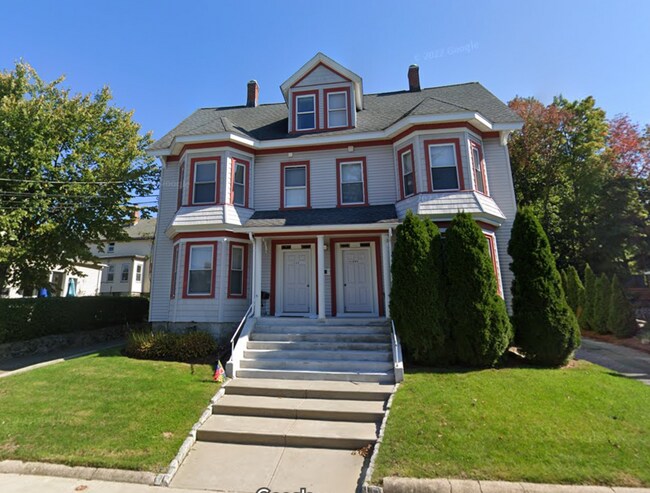 Building Photo - 266 Crescent St
