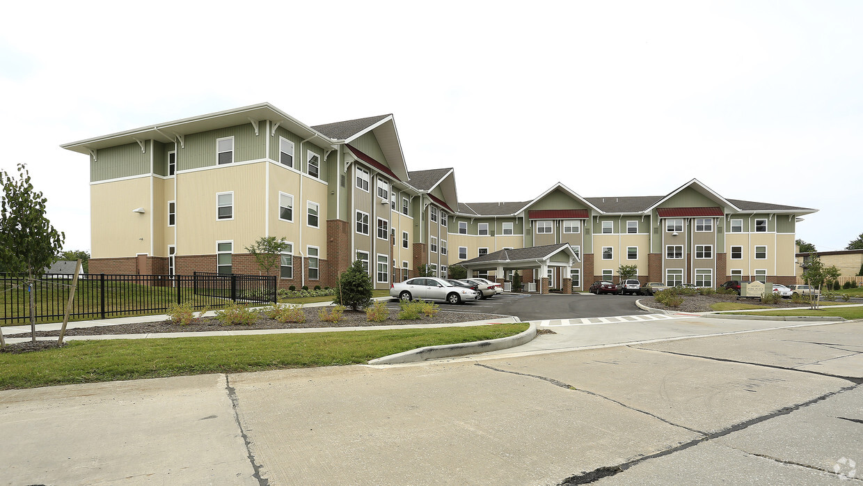 Foto principal - Maple Park Place Senior Living