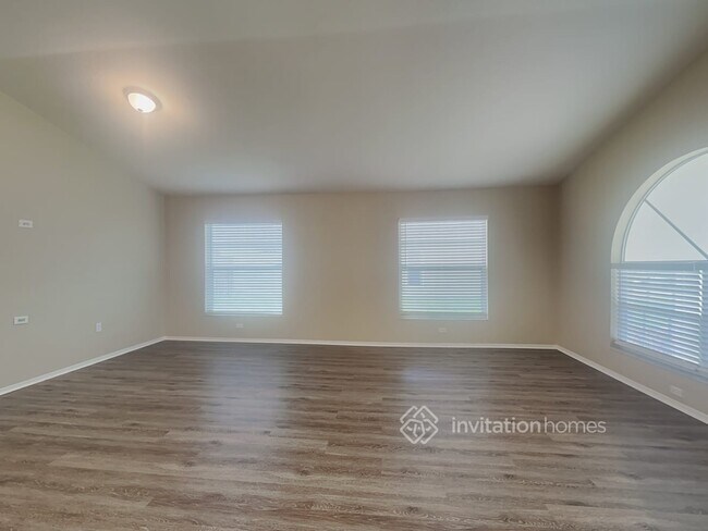 Building Photo - 509 Valencia Park Dr