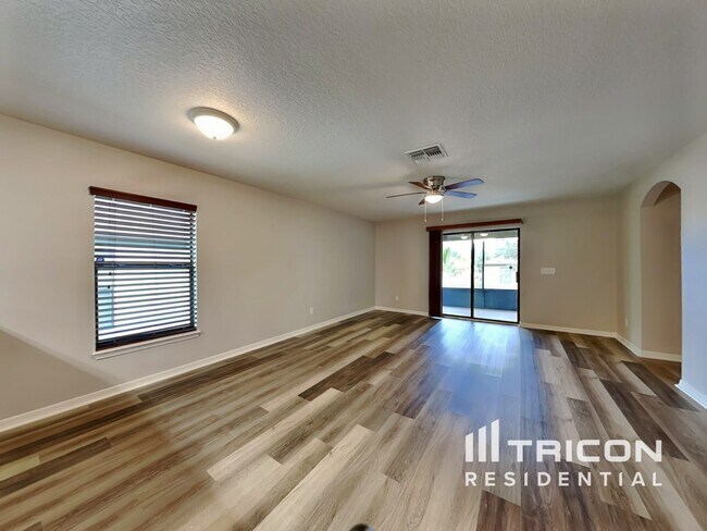 Building Photo - 591 Swallowtail Dr