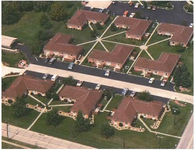 Aerial Photo - Garden Court Apartments