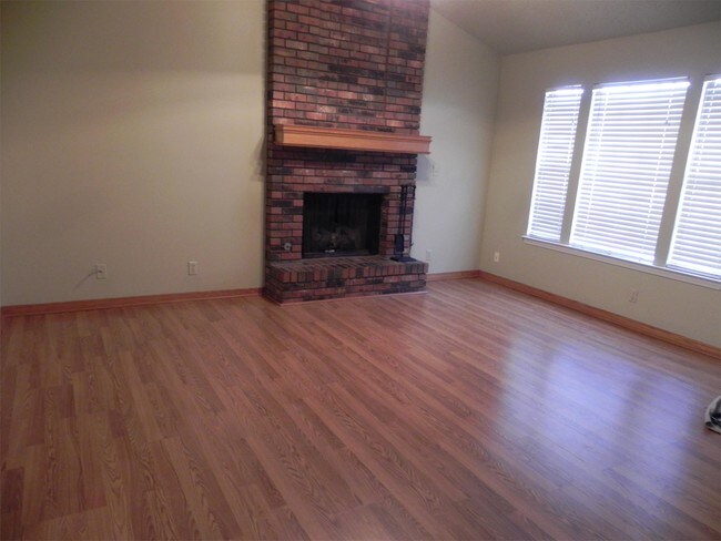 Building Photo - 13418 S 89th E Ave