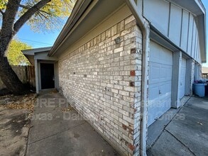 Building Photo - 6322 Onyx Dr N