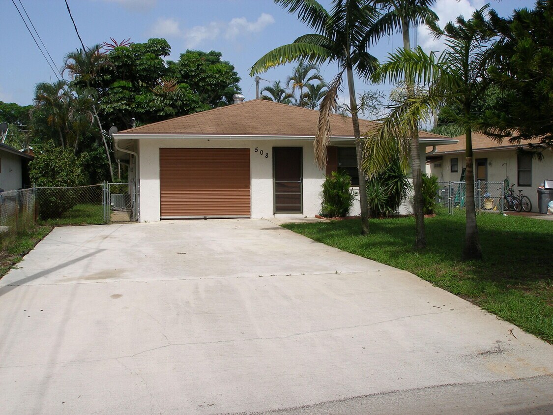 Foto principal - 508 Pinegrove Ave