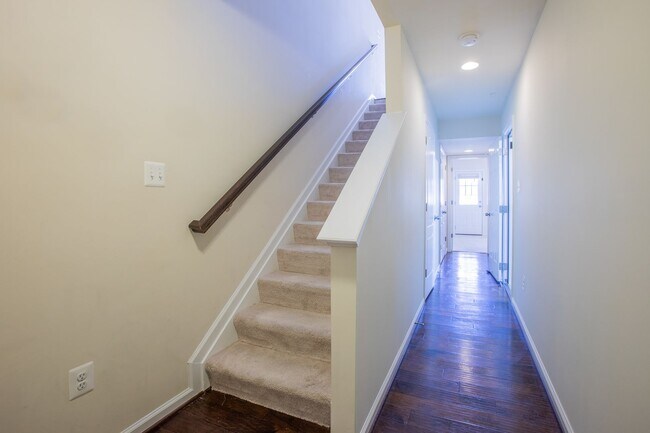 Foto del edificio - Lovely 3 BR/3.5 BA Townhome in Glen Burnie!