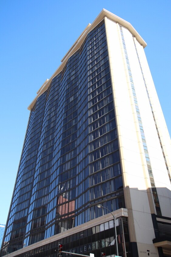 Foto principal - 777 S State St