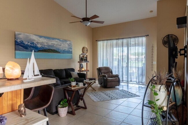 Foto del edificio - 219 Coral Trace Ln