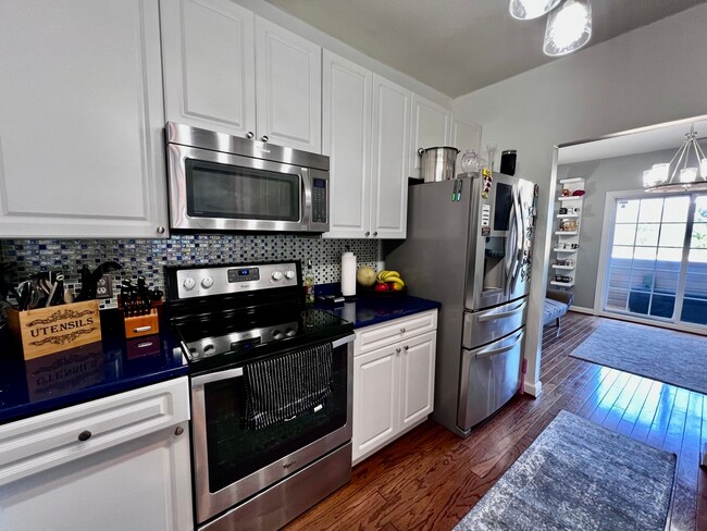 Building Photo - Beautiful home in the Chancellor Walk neig...