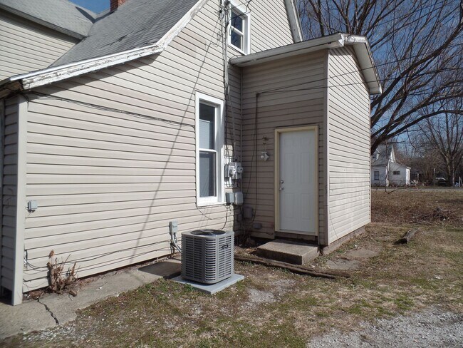 Building Photo - 1335 Grand Ave