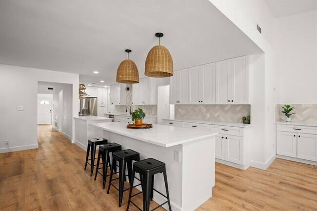 Foto del edificio - 10100 Rocking Horse Rd