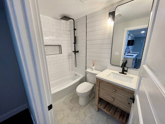 Foto del edificio - 995 Centre St