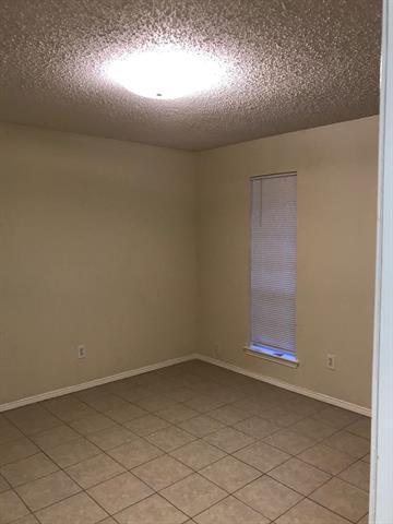 Building Photo - 2805 Parkhaven Dr