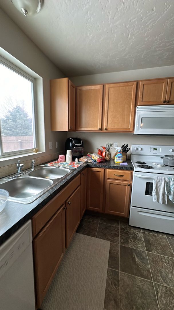Foto del edificio - Cedar Creek Spacious Living: 3 Bed with Lo...