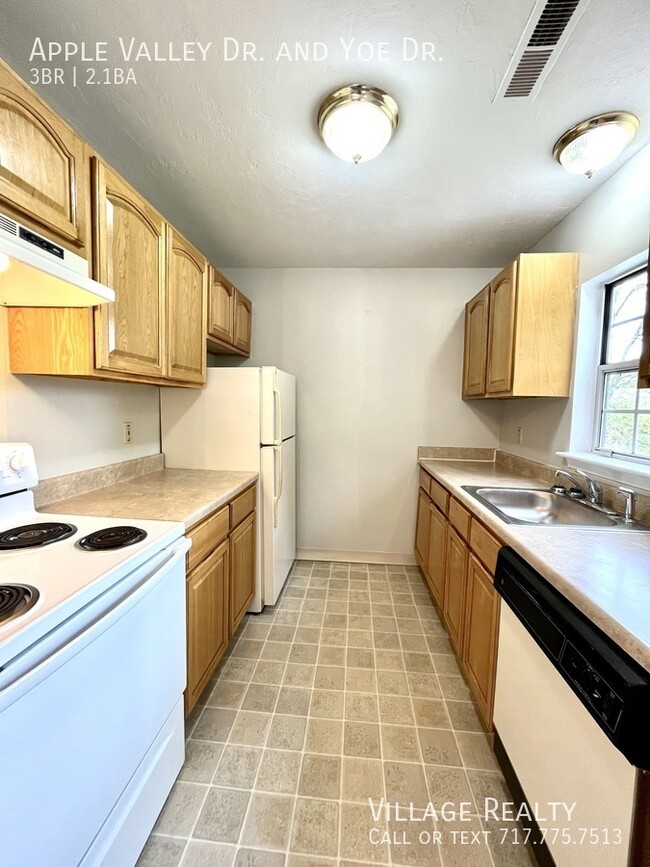 Building Photo - 914 Apple Valley Dr