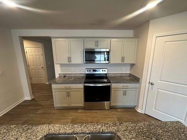 Building Photo - 7705 Sand Pit Rd