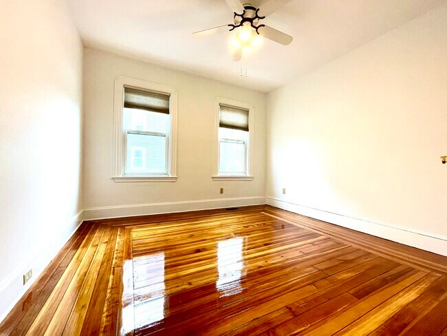 Foto del edificio - 17 Malvern Ave