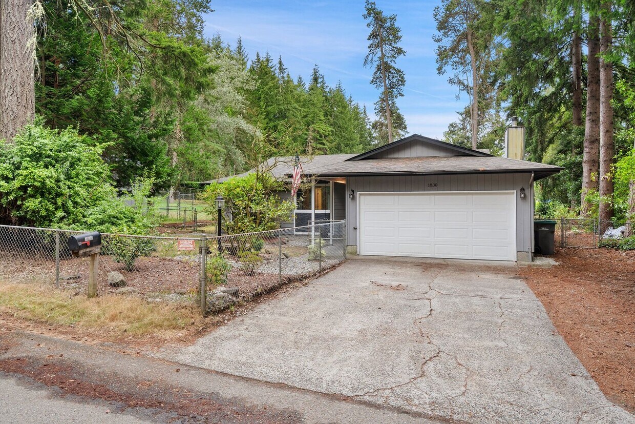 Primary Photo - Charming Rambler in Port Orchard