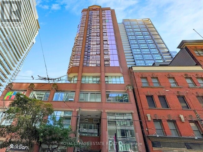 Building Photo - 393-393 King St W