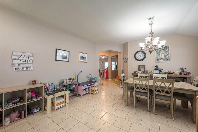 Building Photo - 1602 Rustic Hollow Ln