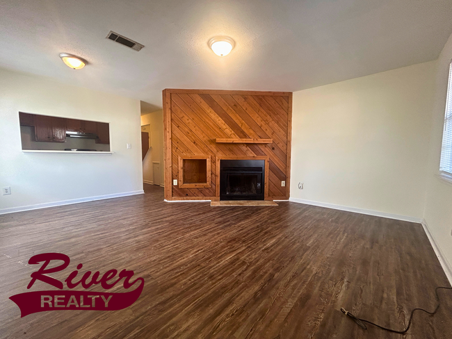 Foto del edificio - | $1075 | Charming North Augusta Townhouse...