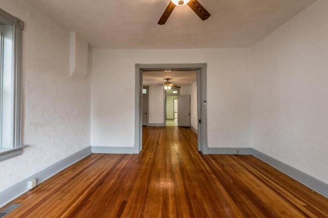 Building Photo - 307 South 16th