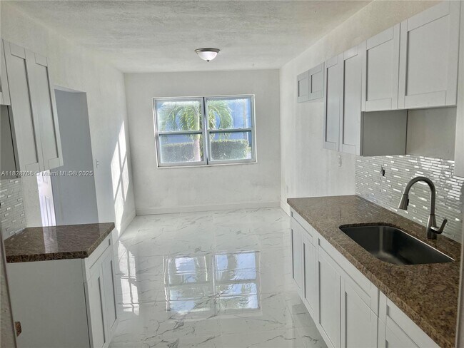 Foto del edificio - 2625 NW 55th St