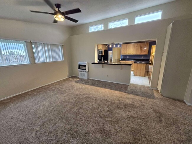 Building Photo - Spacious Home in NE Heights