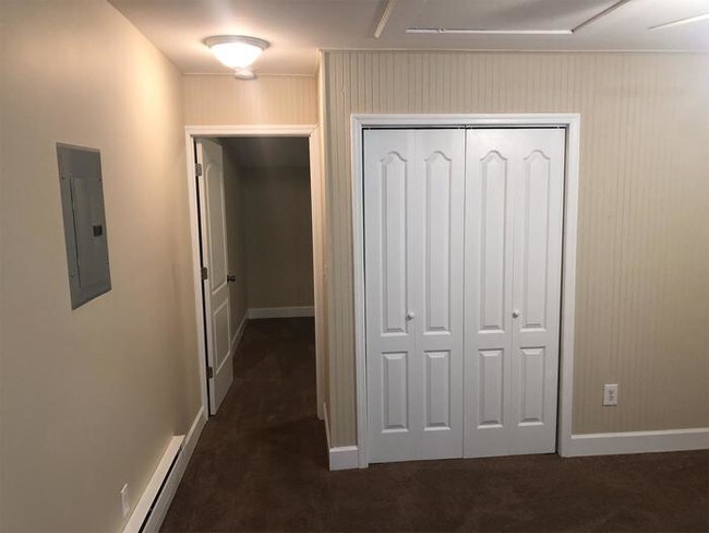 Building Photo - Cozy one-bedroom apartment in St. Elmo