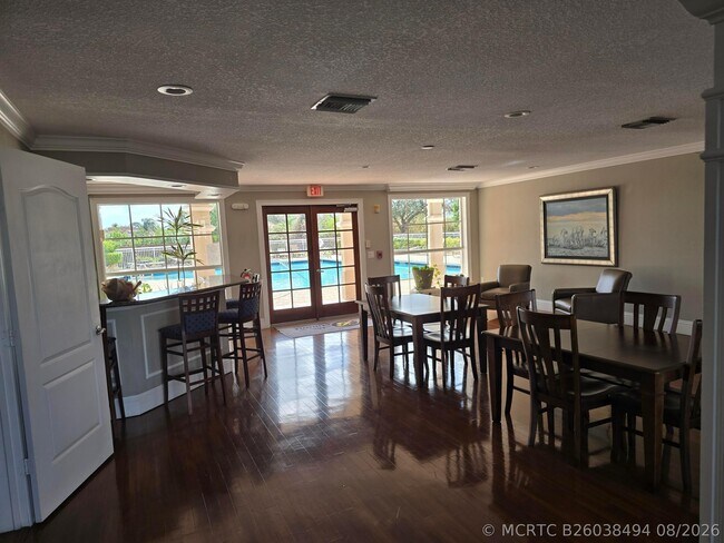 Foto del edificio - 146 SW Peacock Blvd