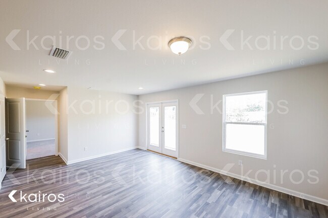 Building Photo - 55 Cora Rd