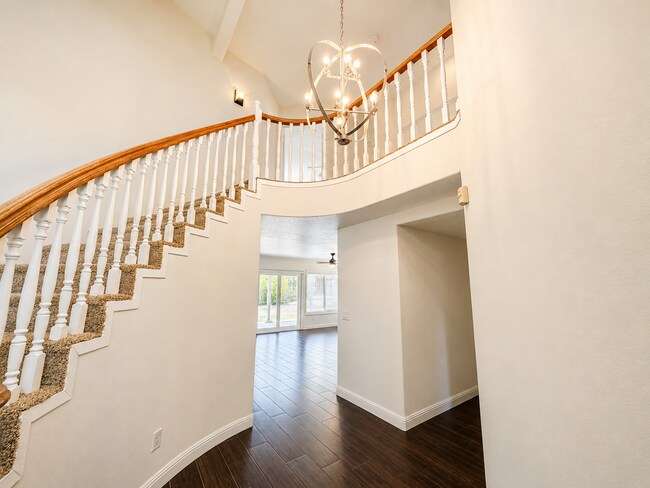Foto del edificio - Beautifully updated and upgraded Chardonnay Hills house for rent