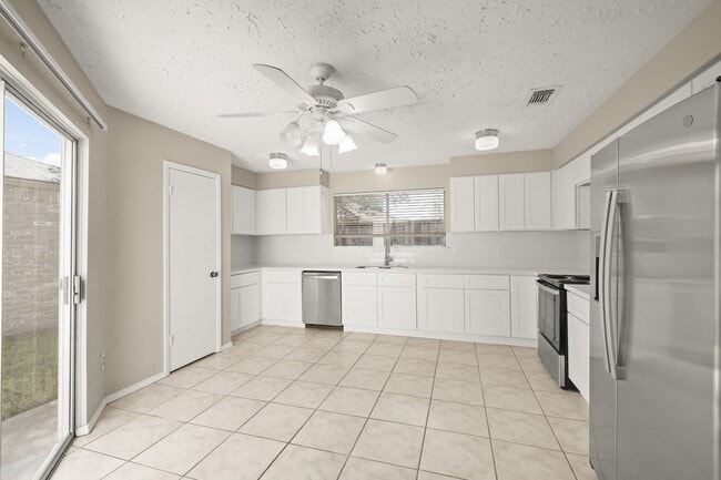 Foto del edificio - 16107 Grassy Creek Dr