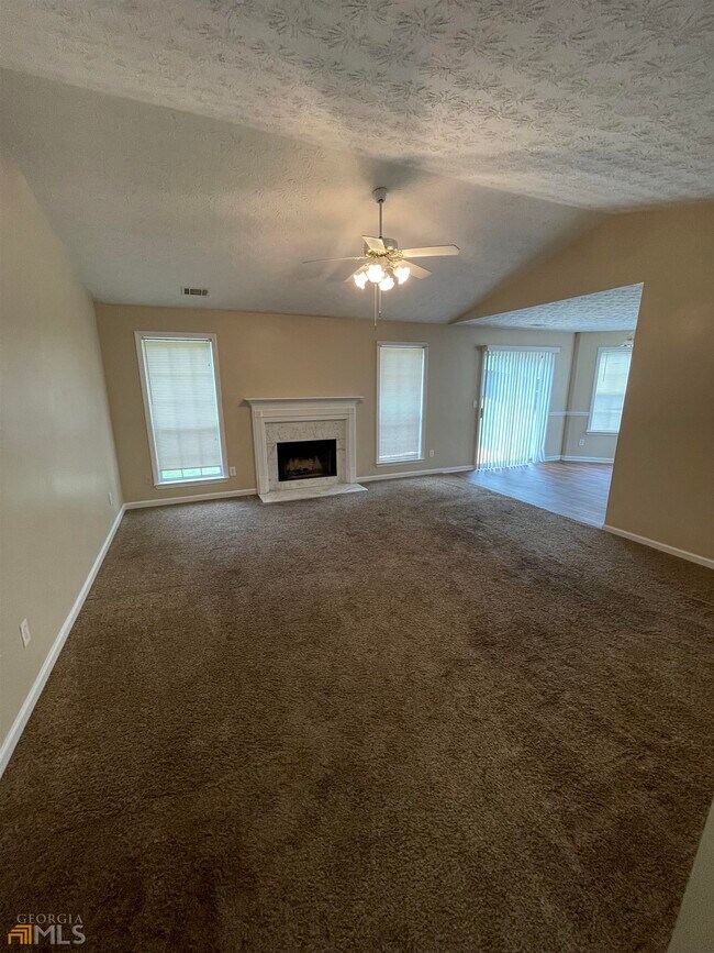 Building Photo - 100 Oak Hill Dr