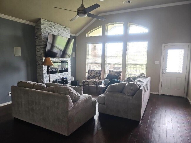 Foto del edificio - 2419 Doral Dr