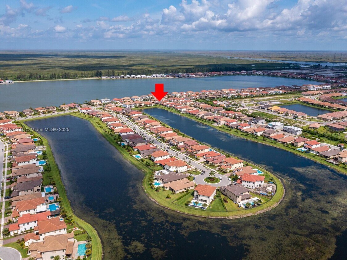 Primary Photo - 12280 N Baypoint Cir