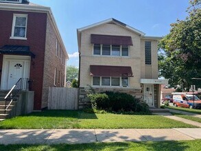 Building Photo - 6100 S Kenneth Ave